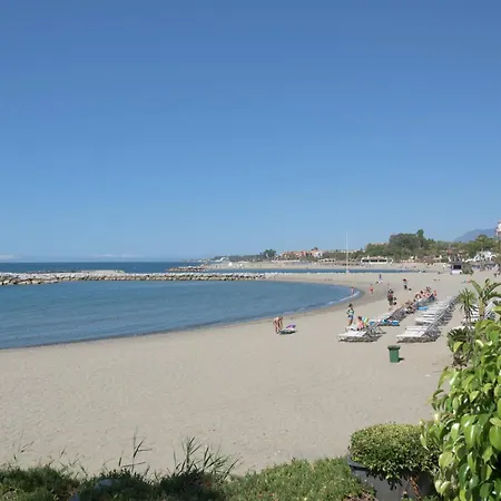 F04 Bahia Playa - *